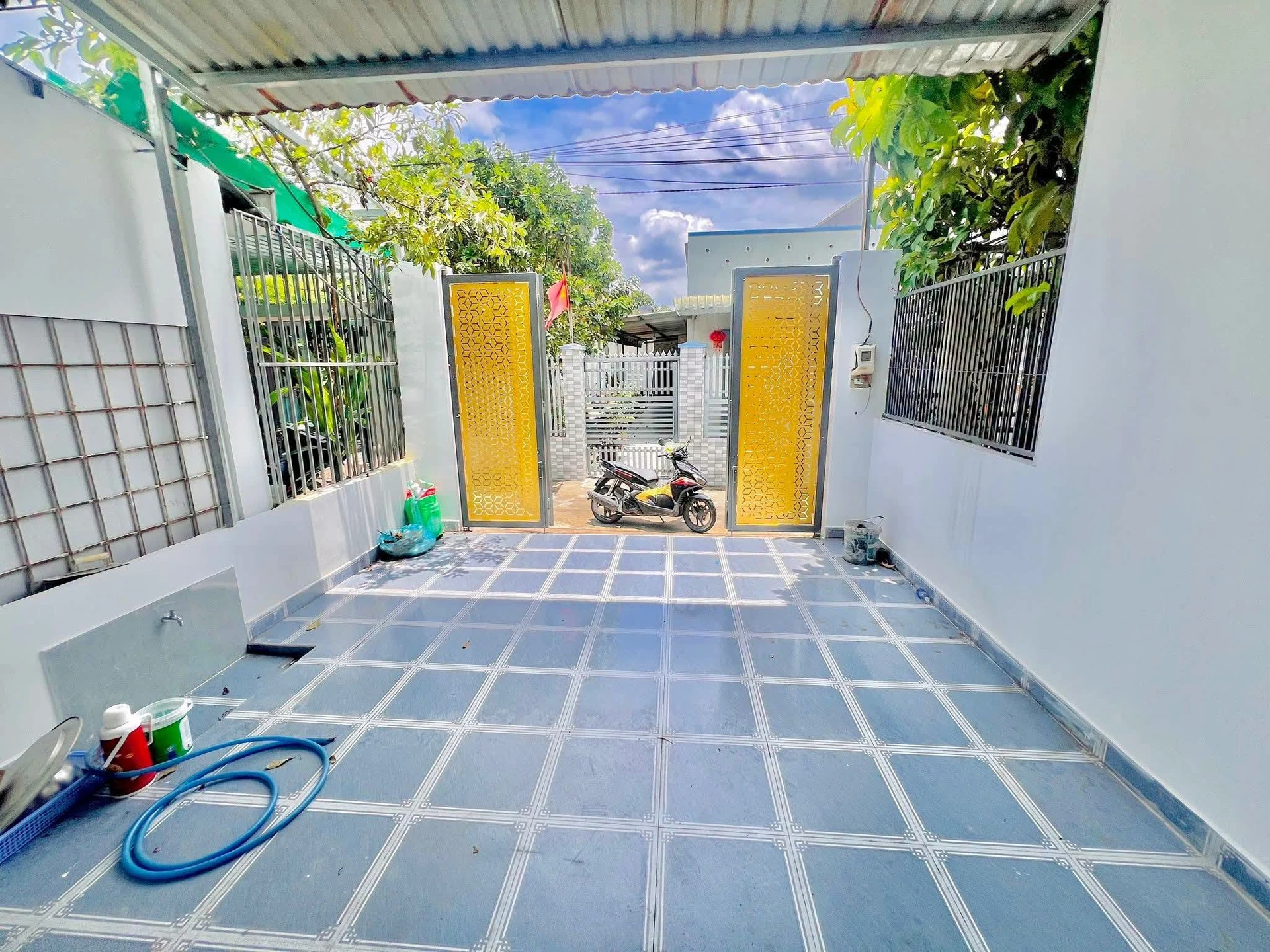 Bán nhà sổ riêng 2 PN, 105m² tại Trảng Dài, Bình Dương, 2 tỷ 590 triệu - Ảnh 1