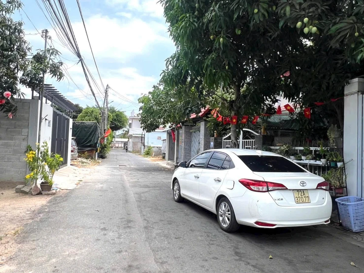 Bán nhà 2 tầng 6,8x24m Long Toàn, gần CMT8 - Ảnh thu nhỏ 2