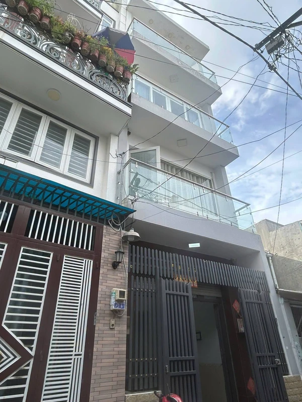 Bán nhà Đà Lạt 115m² 2 phòng ngủ 5,5 tỷ datphulinh
