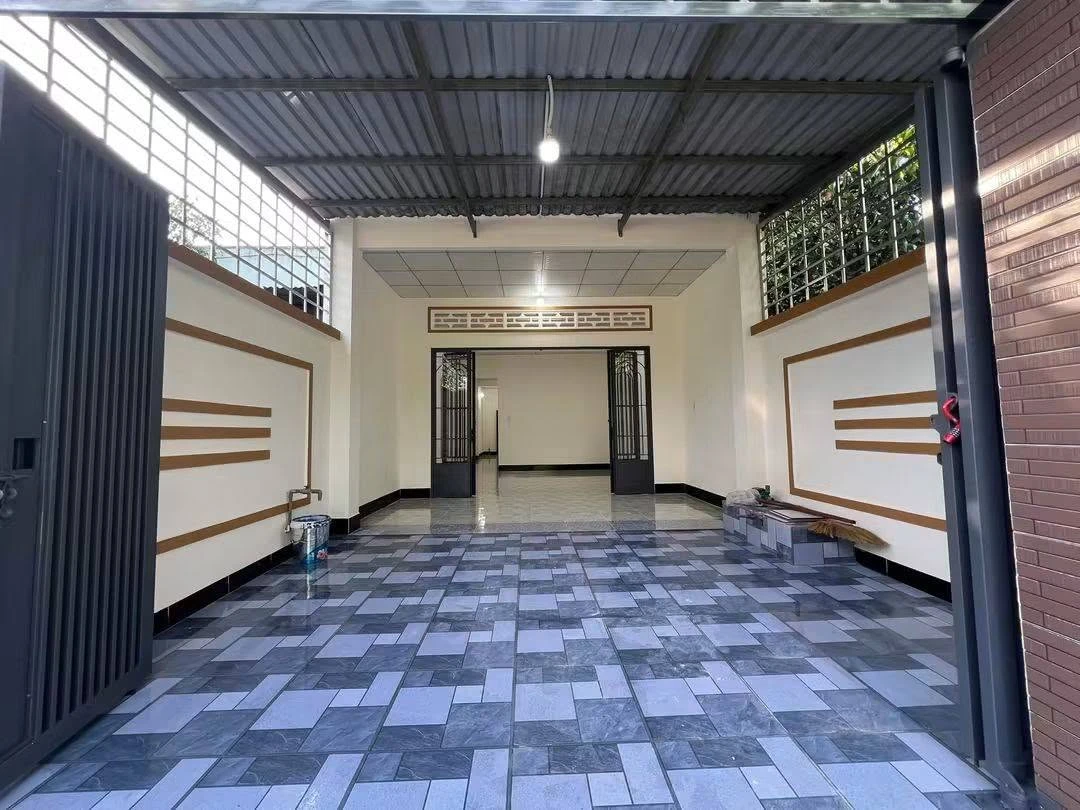 Bán nhà Bình Chánh 120m² 2PN 780 triệu Long Hoa - Ảnh thu nhỏ 2