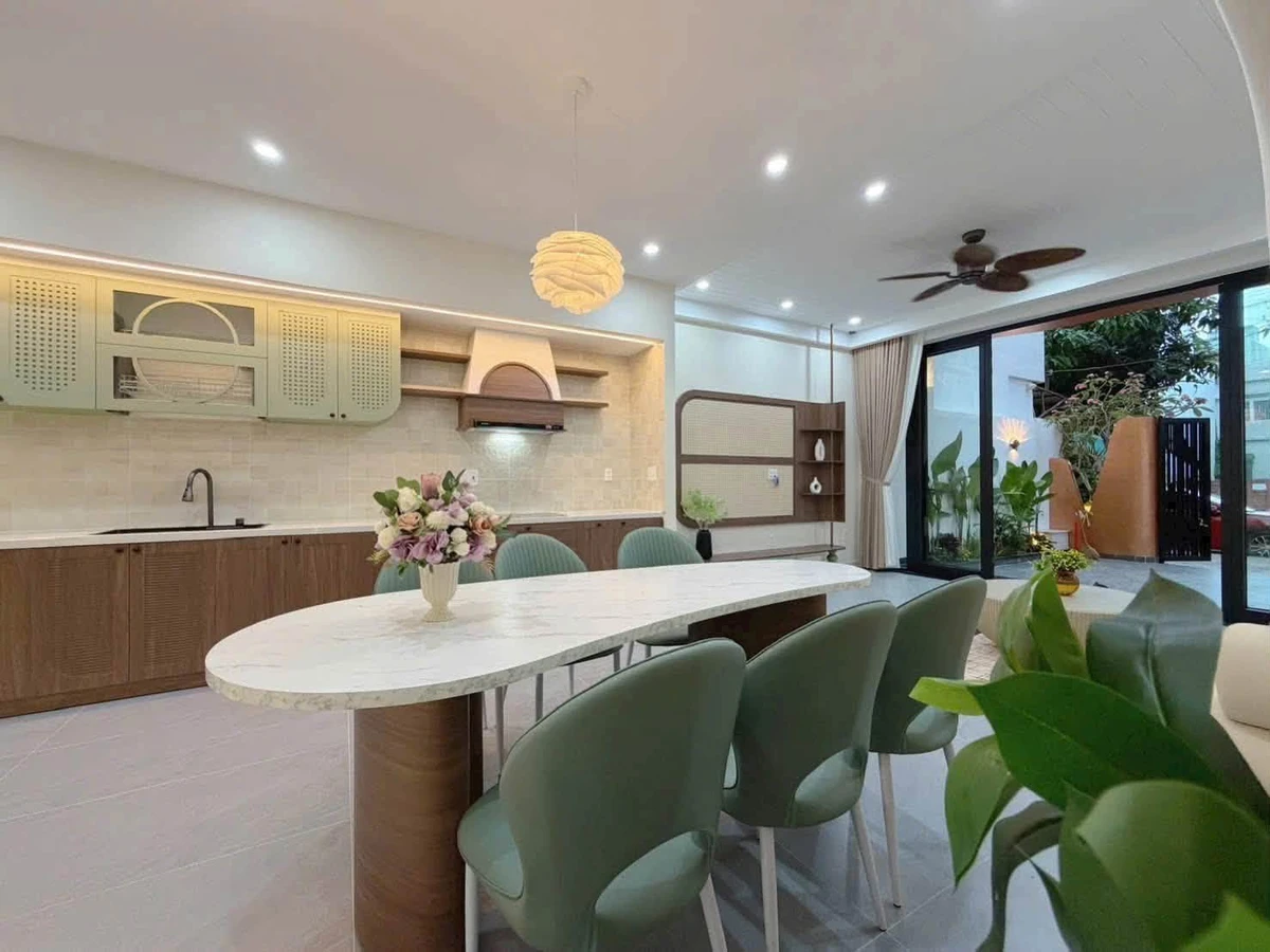 Bán nhà 3 tầng 3 PN mặt tiền Huỳnh Ngọc Đủ 100m2, 8.65 tỷ - Ảnh thu nhỏ 4