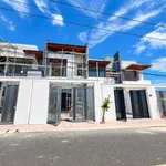 Bán nhà phố 1 trệt 1 lầu 5x20m full nội thất, 3PN 3WC, giá 2,3 tỷ tại Phường Long Khánh - Ảnh thu nhỏ 1