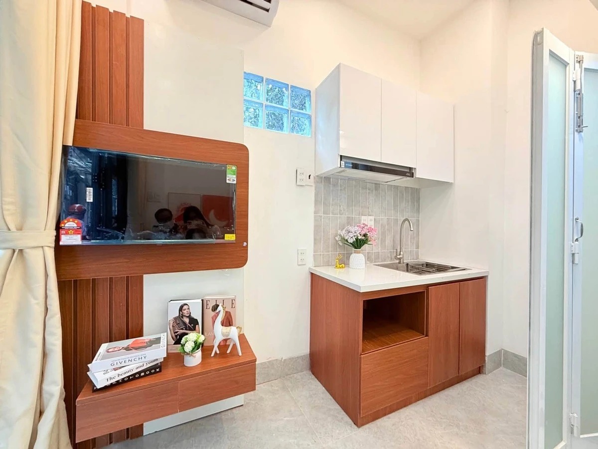 Bán nhà 28m² 2 tầng gồn gàn Lê Văn Duyệt Quận 1 - Ảnh thu nhỏ 2