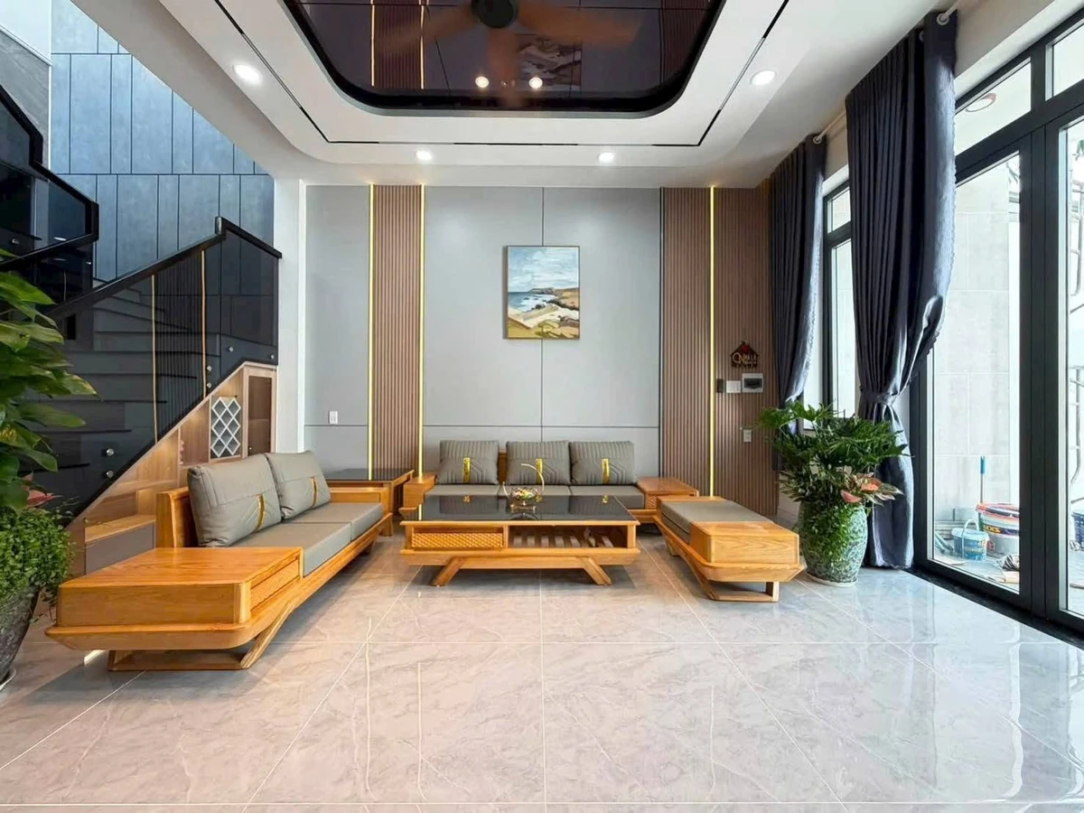 Bán nhà 1 trệt 1 lầu 5x24m, 4 phòng ngủ, nội thất đầy đủ tại Mỹ Hạnh Nam - Ảnh thu nhỏ 3