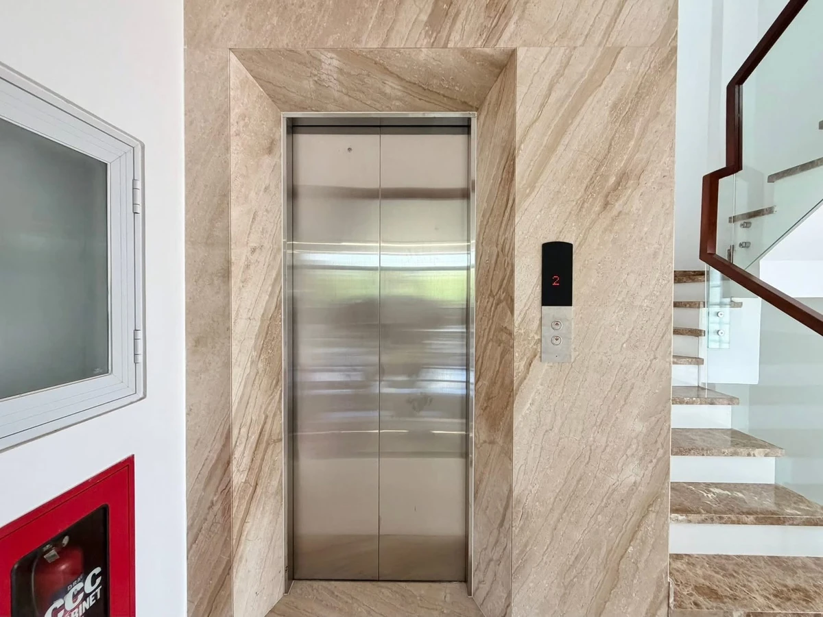 Bán tòa văn phòng mặt tiền Nguyễn Văn Nguyễn, Q.1, 66m² - Ảnh thu nhỏ 3
