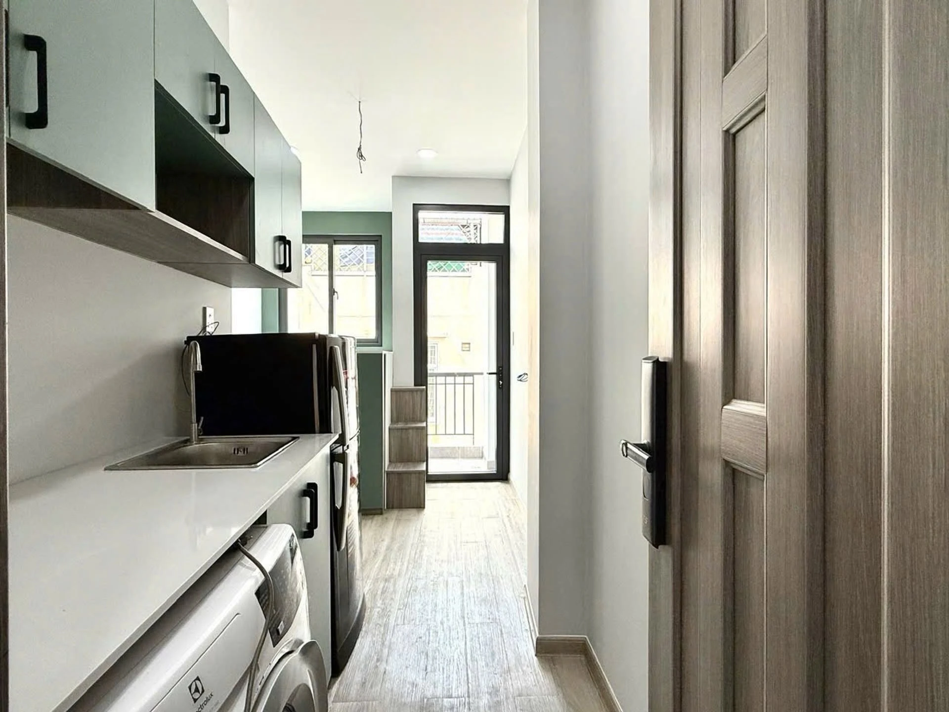 Bán nhà 3 tầng BTCT hẻm nhựa 6m đường Hai Bà Trưng, Quận 3, 65m2, giá nhỉnh 13 tỷ - Ảnh 1