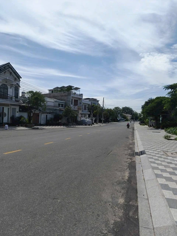Bán nhà mặt tiền Nguyễn Văn Linh Phan Thiết, 174m2 giá 3.95 tỷ