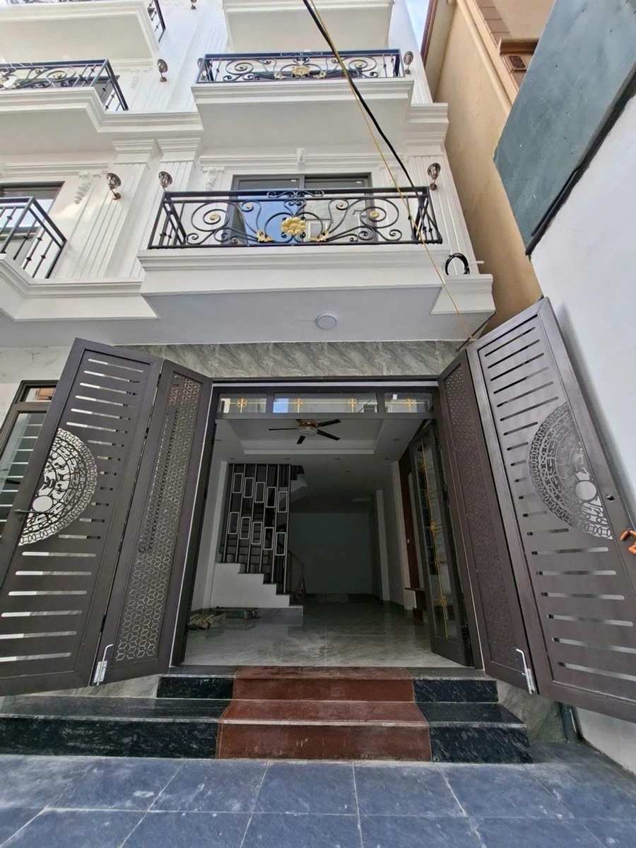 Bán nhà 4 tầng 60m2 Đức Giang, hơn 8 tỷ - Ảnh 1