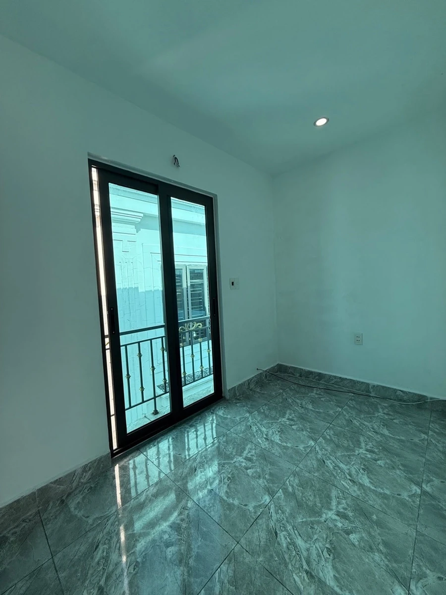 Bán nhà 30m2, 3 tầng, 3 PN, 2 WC trên đường Trần Nguyên Hãn - Ảnh thu nhỏ 4