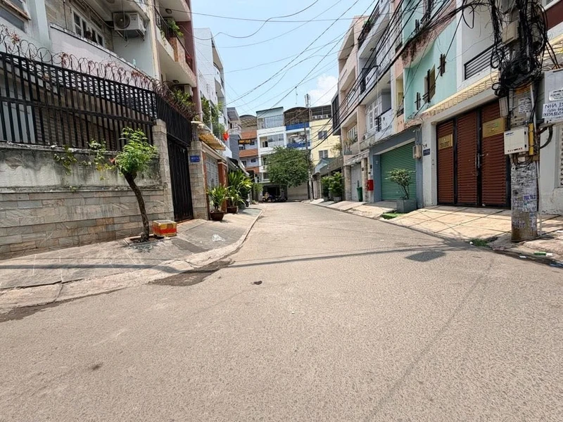 Bán đất 2.325m² thổ cư 2.000m² mặt tiền 40m Phú Cát Hà Nội 74x40m