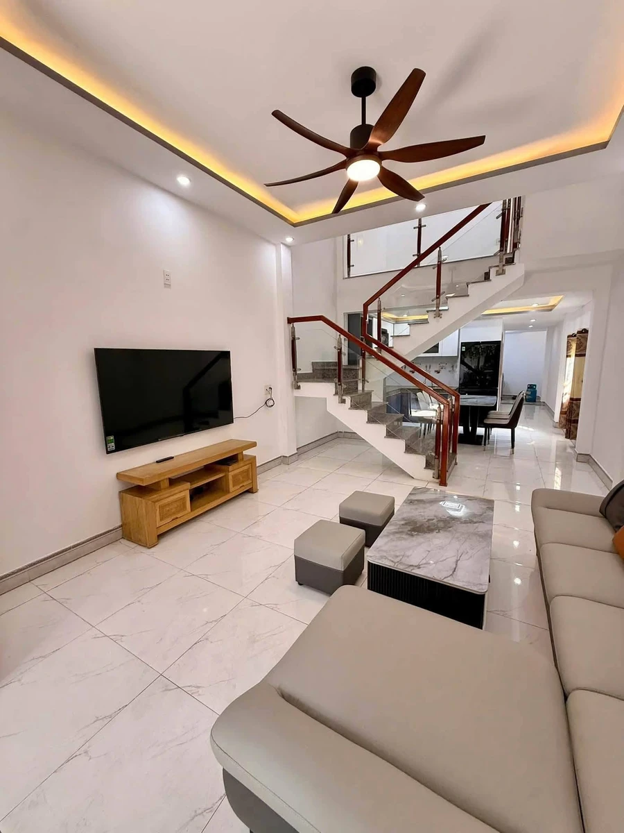 Bán nhà 2 tầng 75m2, 3PN, nội thất full, giá 3.7 tỷ - Ảnh 1