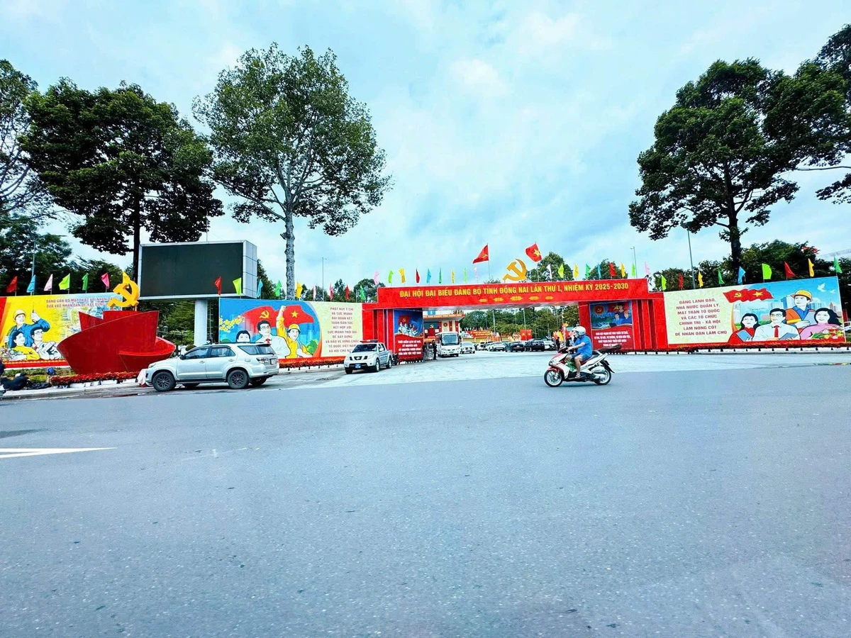Bán nhà 1T-3L 5PN mặt tiền Phạm Văn Thuận, Đồng Nai, 111m2, 13 tỷ - Ảnh thu nhỏ 2