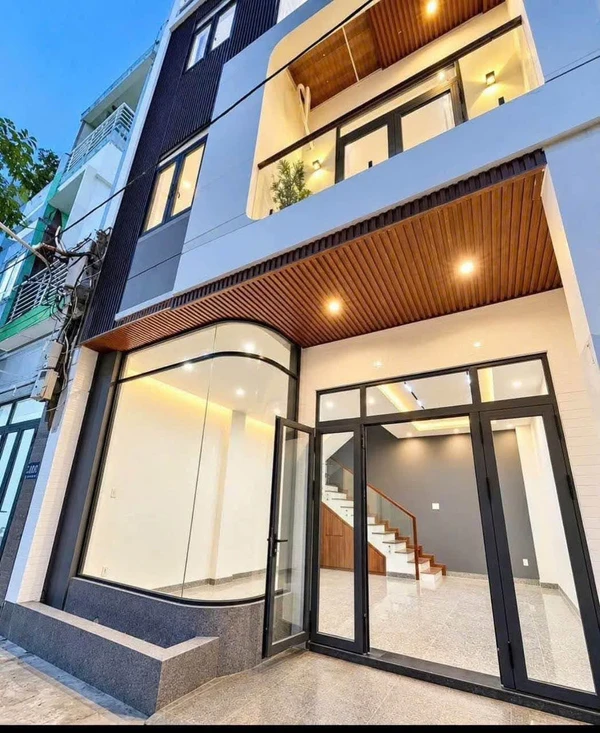 Bán nhà 3 tầng 42m² mặt tiền Nguyễn Thái Học, Quy Nhơn