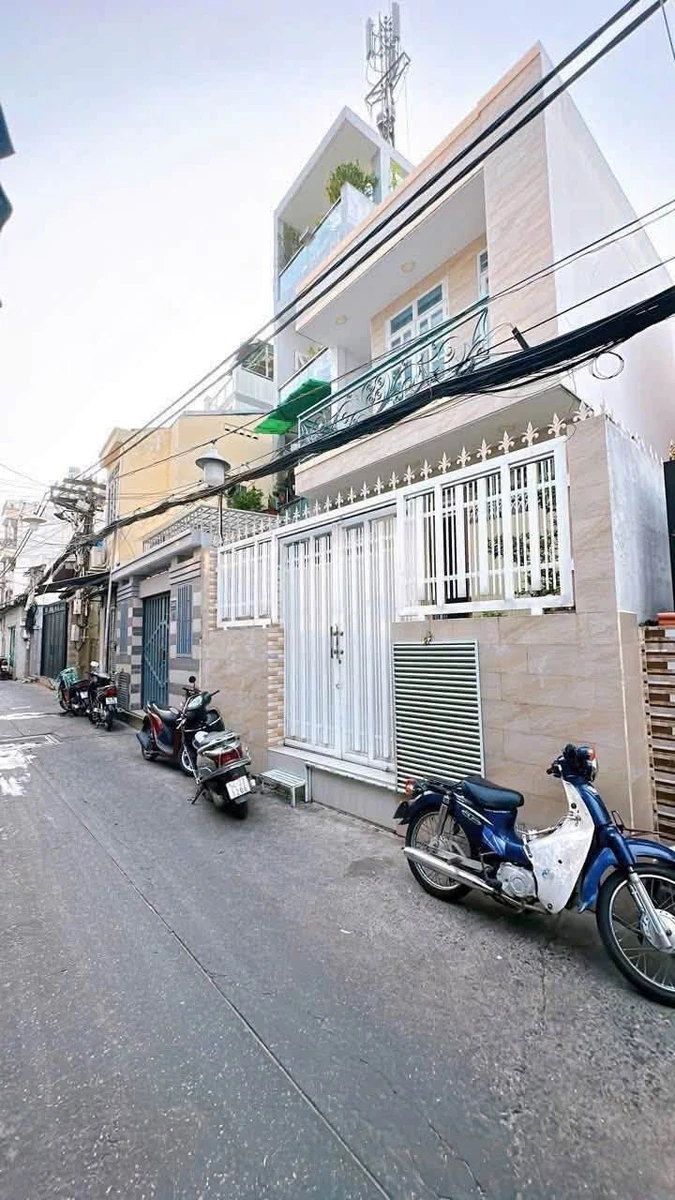 Bán nhà hẻm 4m 2 tầng 84m2 đường Đoàn Văn Bơ, Quận 4, giá 7,3 tỷ - Ảnh 1