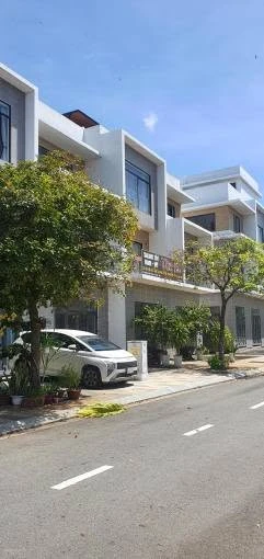 Bán nhà 3 lầu 90m² khu hành chính Bà Rịa 3 tỷ 3 - Ảnh 1