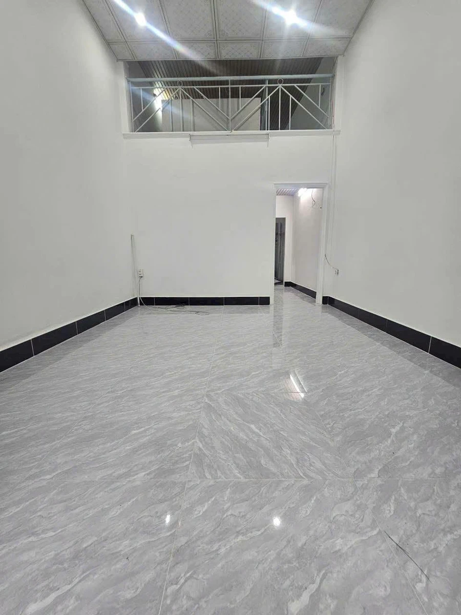 Bán nhà hẻm ô tô 40m² 2 phòng ngủ Quang Trung Rạch Giá - Ảnh thu nhỏ 3