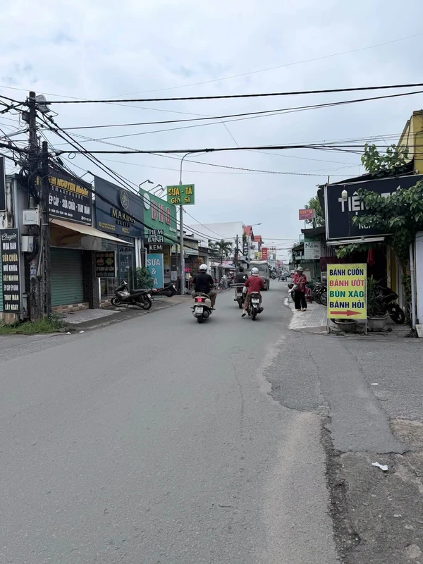 Bán nhà 1 trệt 1 lầu mặt tiền kinh doanh 7x37m, đường 3/2 nối dài, Trảng Bom, Đồng Nai