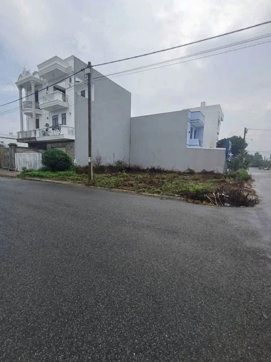 Bán đất lô góc 2 mặt tiền 136,4m² đối diện chợ KDC Bình Tâm, Tân An, Tây Ninh - Ảnh 1