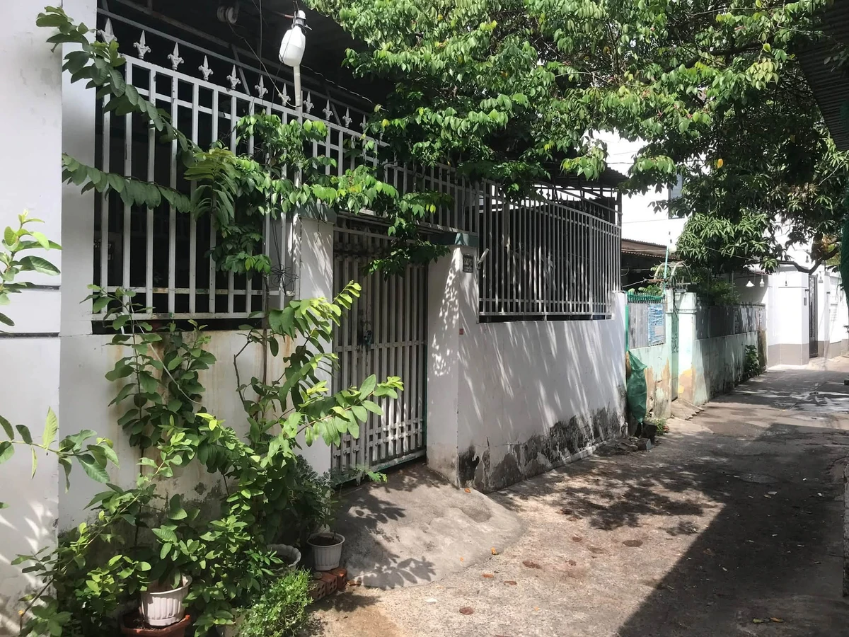 Bán nhà lầu 76m2 cạnh chợ Phú Thuỷ Phan Thiết 2 tỷ 1 - Ảnh 1