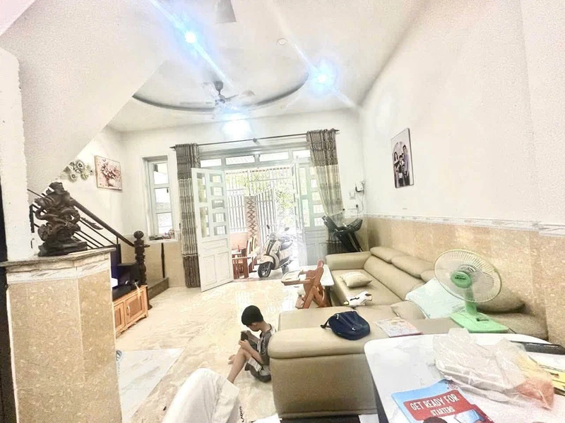 Bán nhà 1 trệt 1 lầu 60m2, 2 phòng ngủ, đường Đào Duy Từ, Đông Hòa, Dĩ An