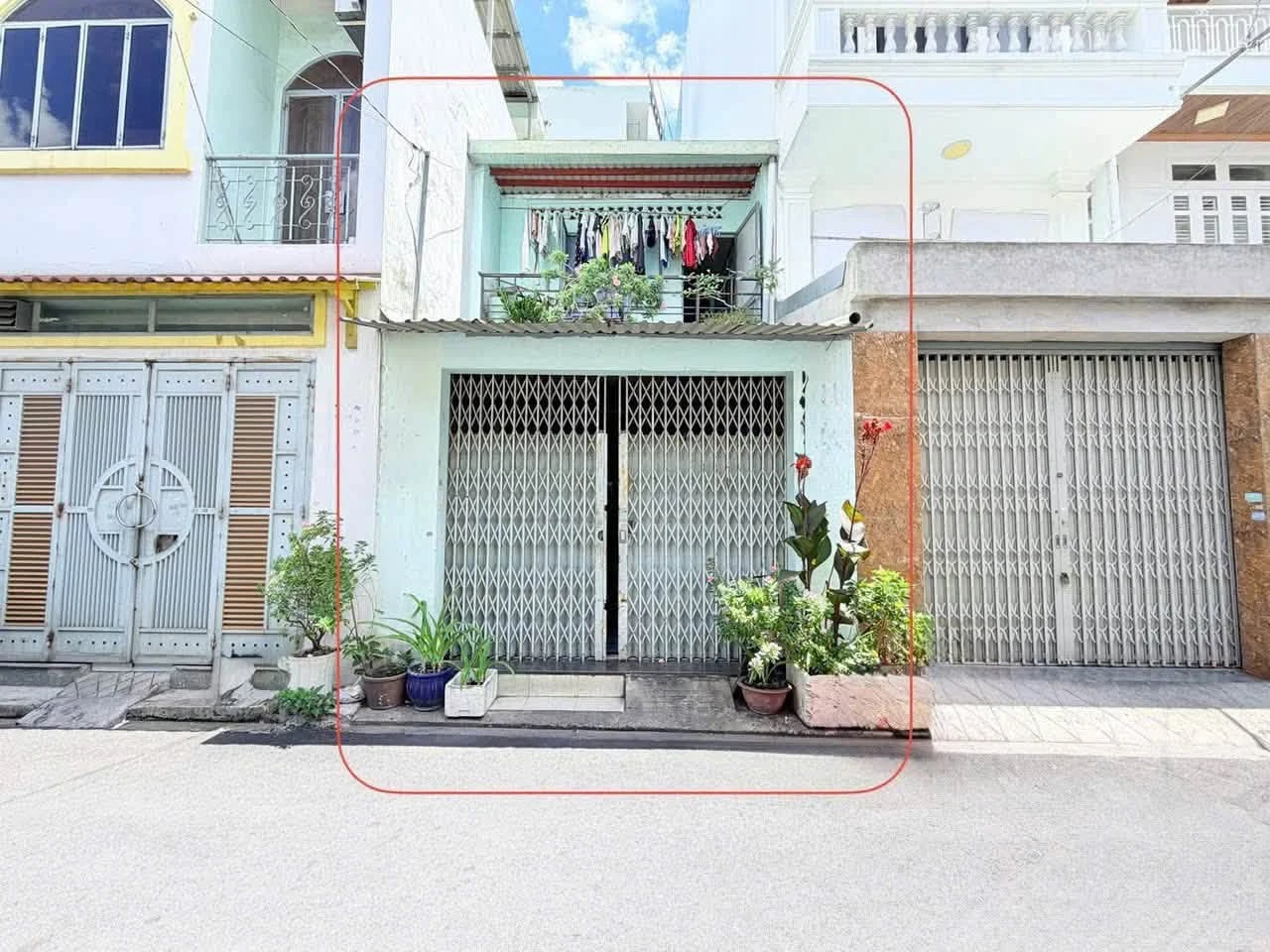 Bán nhà 4x10,5m 1 trệt 1 lầu đường Vườn Lài, gần chợ Vải, Tân Phú giá 5,25 tỷ - Ảnh 1