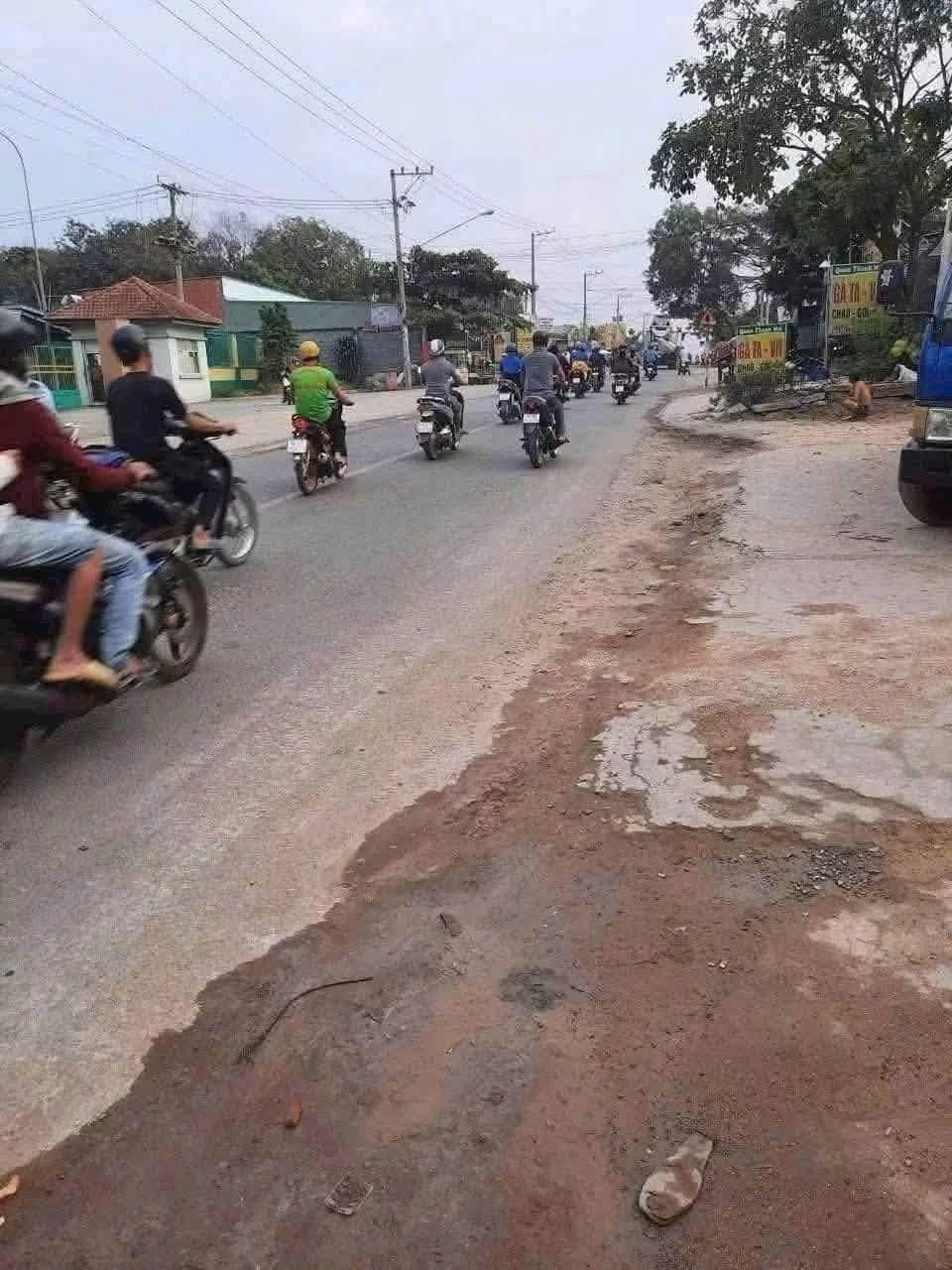 Bán lô đất mặt tiền Nguyễn Trị Phương Tân Uyên 556m2 - Ảnh 1