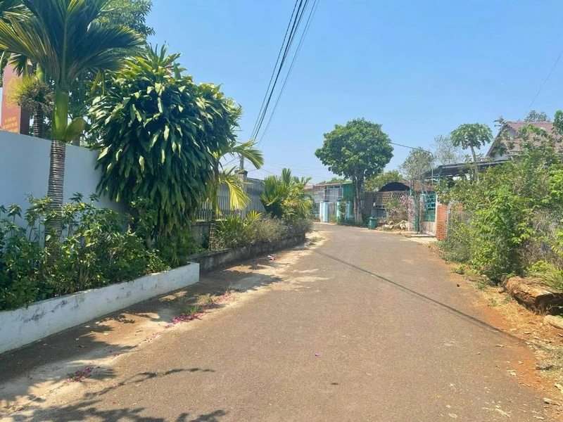 Bán đất 125m² Phường Eakao Buôn Hôldót, mặt tiền đường nhựa