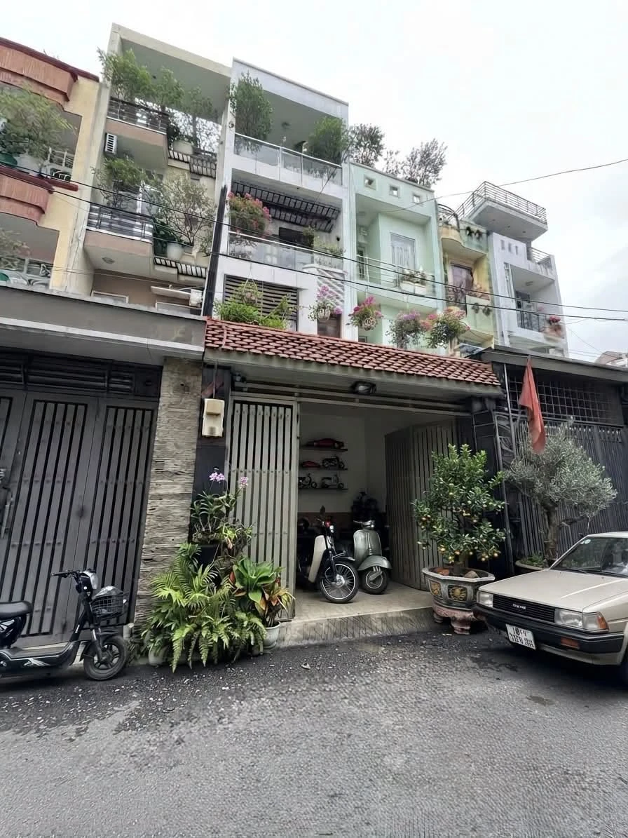 Bán nhà mặt tiền 4 tầng ~100m2 có chỗ đậu ô tô, Phan Văn Trị, Bình Thạnh, giá 14,99 tỷ - Ảnh 1