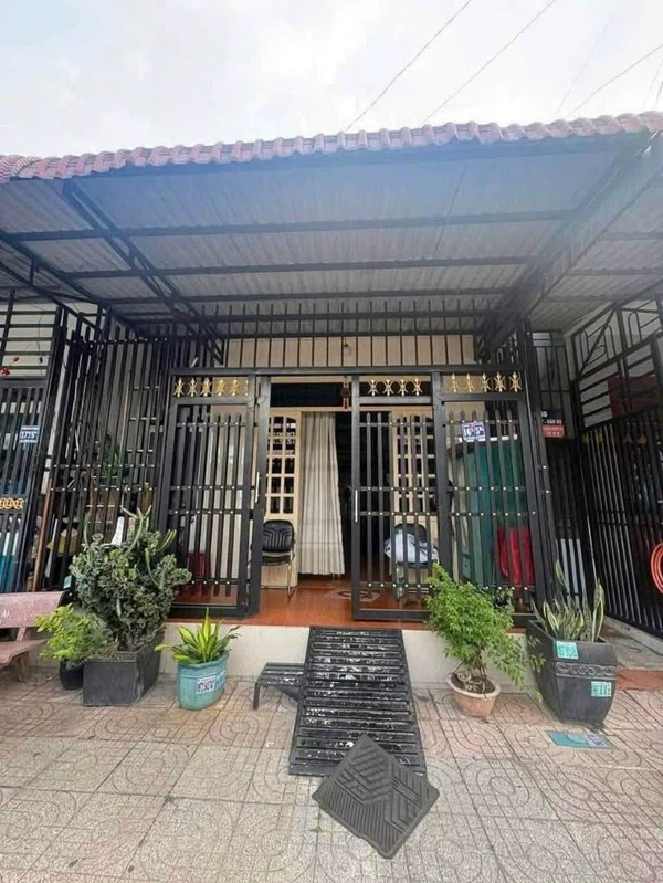Bán nhà cấp 4 hai mặt tiền 108m² KDC Minh Tuấn, Bình Hòa, Thuận An, giá 4 tỷ