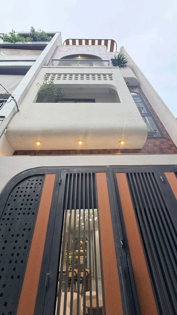Bán nhà 4PN Tân Bình 180m² giá 7,9 tỷ - Ảnh 1