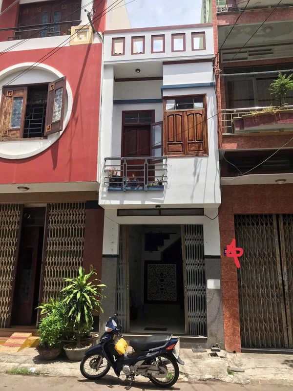 Cho thuê nhà mặt tiền Ngô Thời Nhiệm, 40m2, 2PN 2WC, 5 triệu/tháng, Phường Quy Nhơn