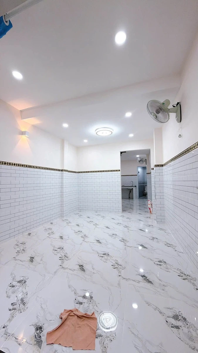 Bán nhà hẻm Bến Vân Đồn Quận 4, 30m², 2PN 2WC, giá 2,95 tỷ - Ảnh thu nhỏ 3