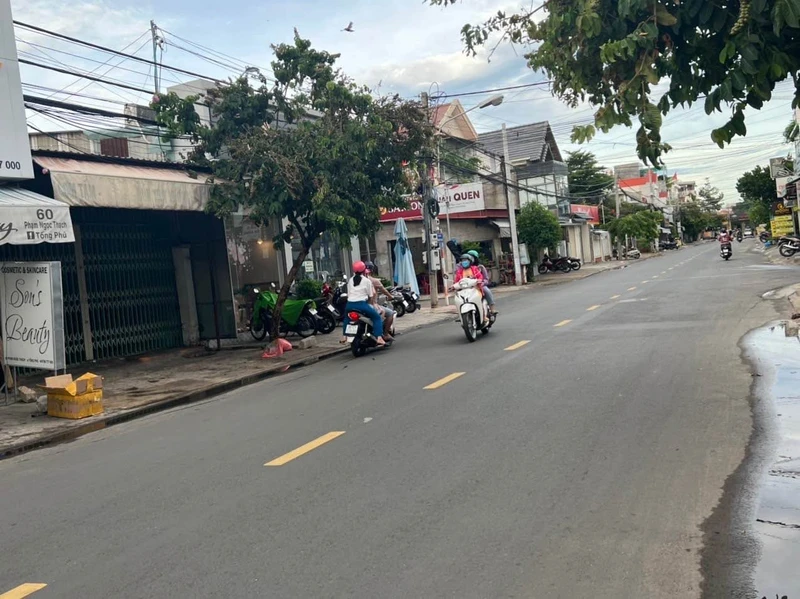 Bán nhà mặt tiền Phạm Ngọc Thạch Phan Thiết 100m2