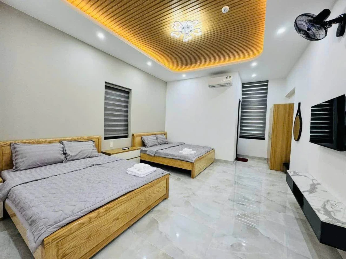 Bán nhà 7PN xây mới gần biển 96.5m2, 10 tỷ - Ảnh 1