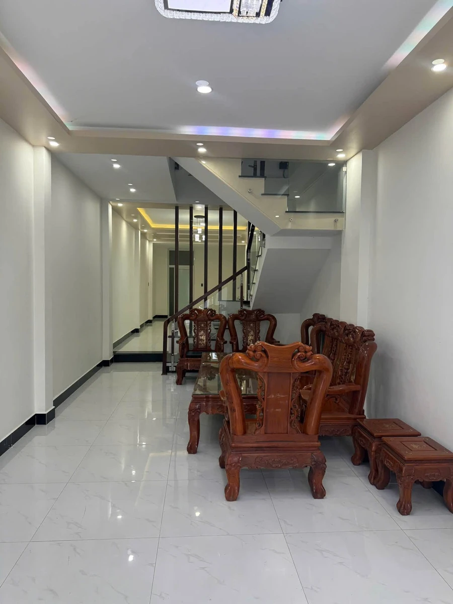 Bán nhà 3 tầng mặt tiền Nguyễn Du Tuy Hoà 80m2 - Ảnh thu nhỏ 2