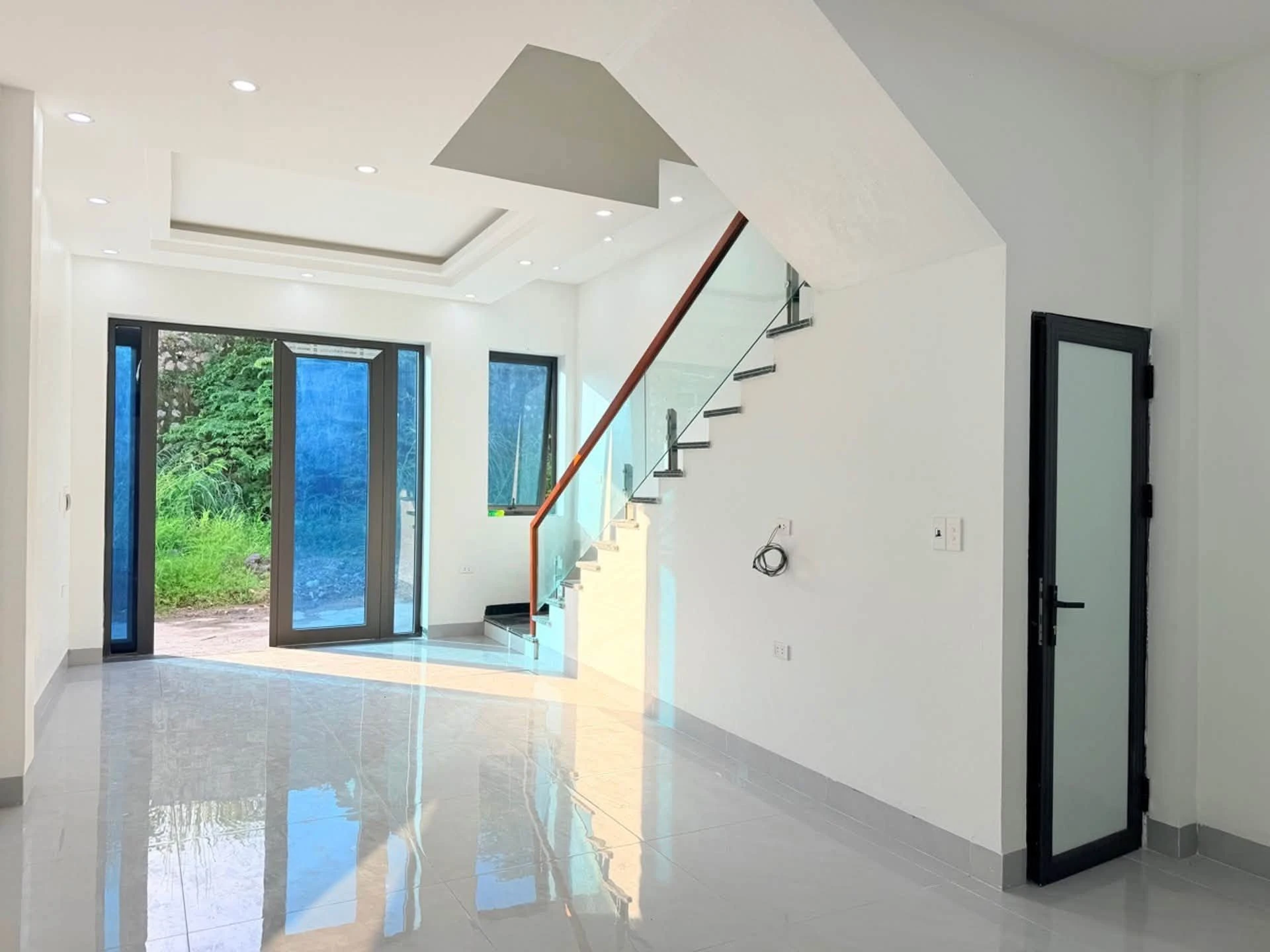 Bán nhà 3 tầng 46.2m² Vũ Văn Hiếu, Hạ Long, 1.999 tỷ - Ảnh 1