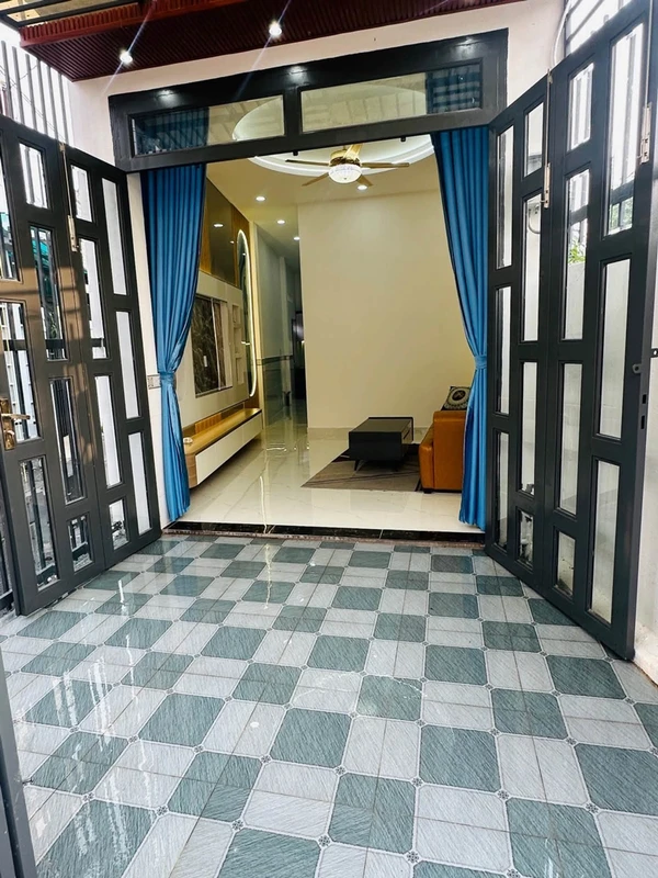 Bán nhà góc Bà Triệu 60m² 2PN, Hóc Môn, 2,75 tỷ