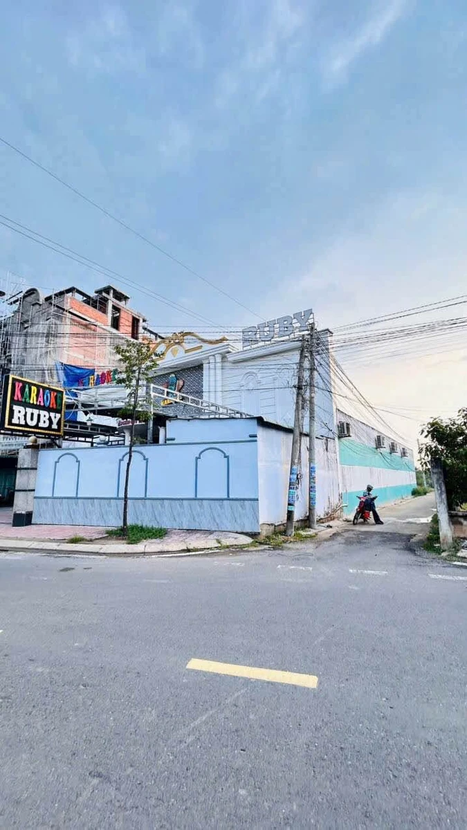 Bán đất thổ cư 11x75m (825m2) ngộp bank gần Vinhomes Hậu Nghĩa, giá 4,45 tỷ - Ảnh thu nhỏ 2