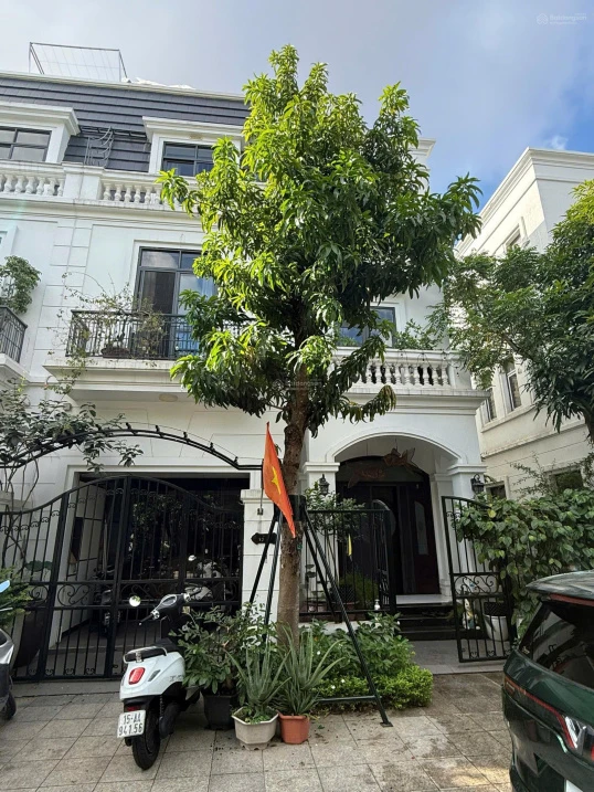 Bán BT 200m2 tại dãy Paris 12, Vinhomes Imperia, trục thông (81 căn đầu tiên), gần sông, 27 tỷ VND - Ảnh 1