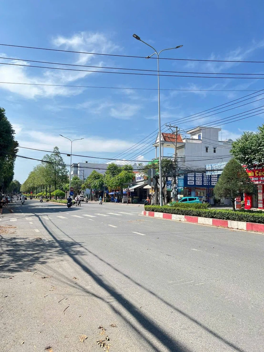 Bán nhà 3PN có sân vườn 200m² Đồng Khởi 3.99 tỷ - Ảnh thu nhỏ 4