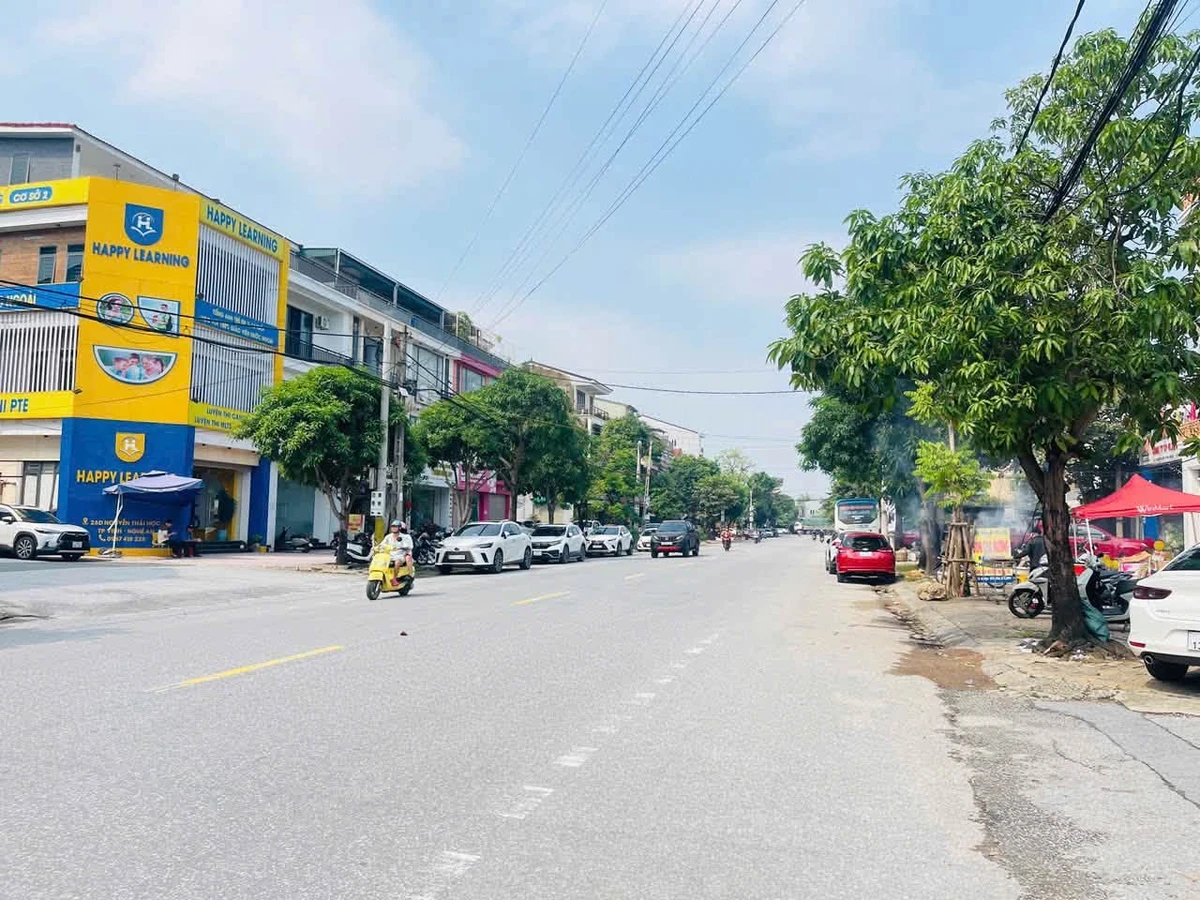 Bán nhà 1 tầng 120m² 3 phòng ngủ Thành phố Vinh - Ảnh 1