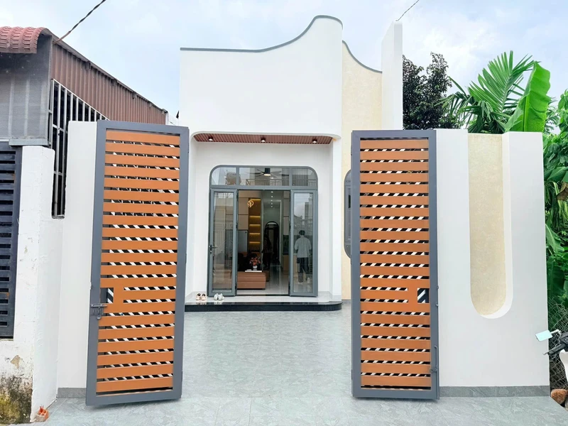Bán nhà mới 5x26m full nội thất, 3PN 2WC, hẻm 442 Y Moan, Buôn Ma Thuột, giá 2 tỷ 950