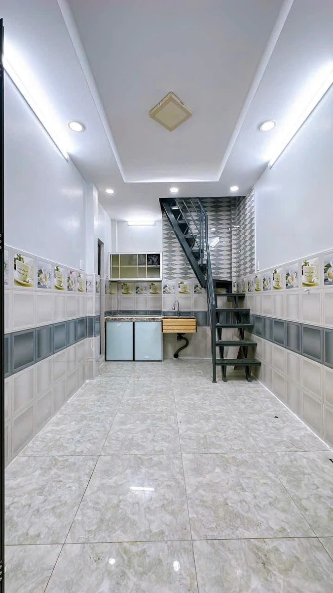 Nhà bán Quận 4, 2 phòng, 12.7m², 2 tỷ 50 triệu - Ảnh thu nhỏ 3
