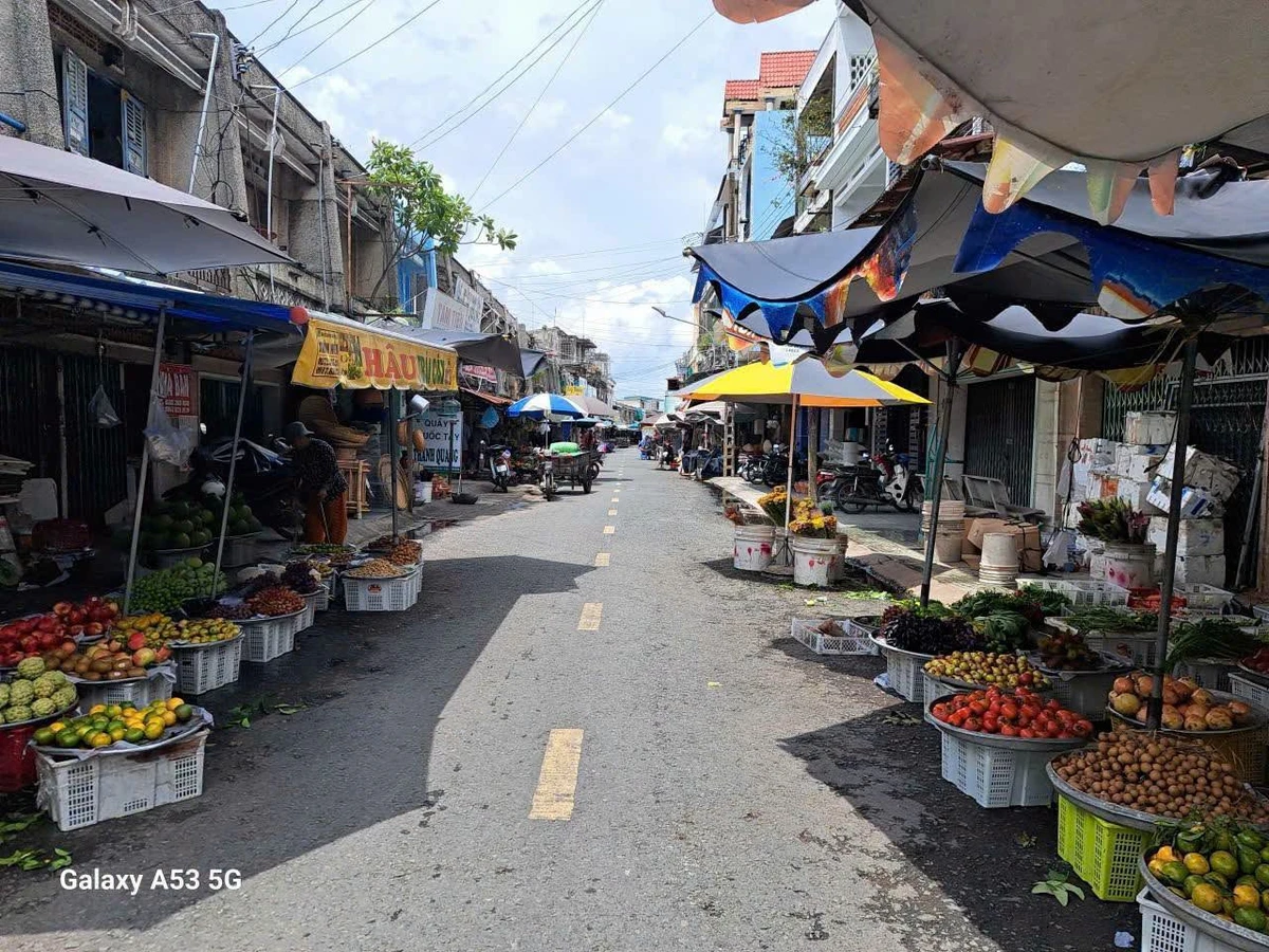 Bán nhà 4 phòng ngủ 54m² Thủ Thừa, Tây Ninh - 4 tỷ - Ảnh 1