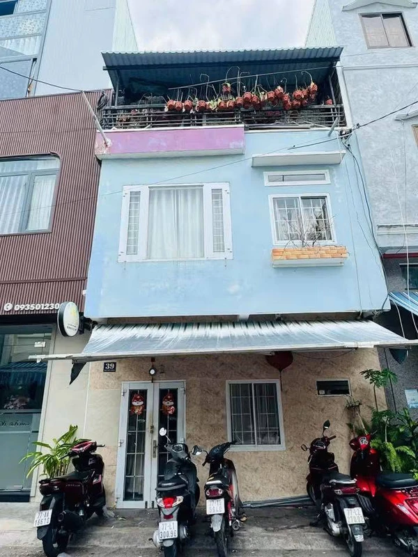 Bán nhà 3 tầng mặt tiền Ngô Thời Nhiệm 22m2, giá 2,9 tỷ