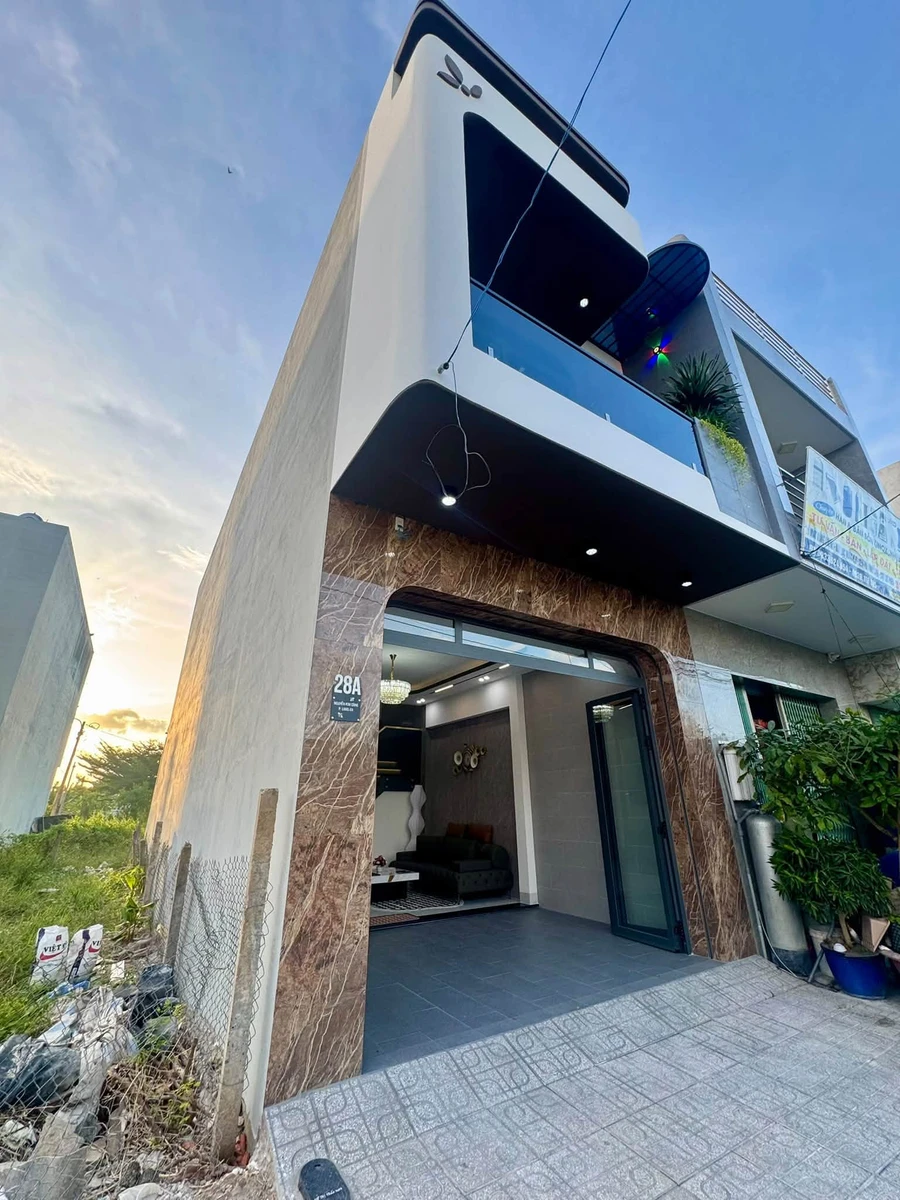 Bán nhà mặt tiền Nguyễn Kim Công 4.5x17m, 4 phòng, 3 tỷ 450 triệu - Ảnh thu nhỏ 2