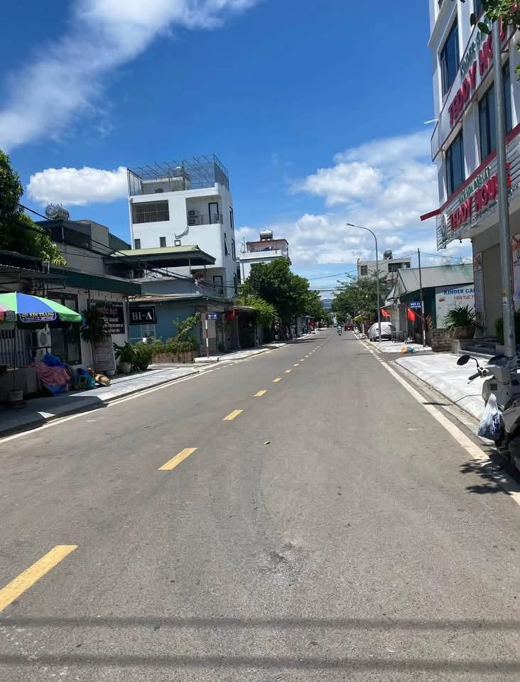 Bán nhà 4 phòng ngủ 60m2 Cao Thắng 4 tỷ - Ảnh 1