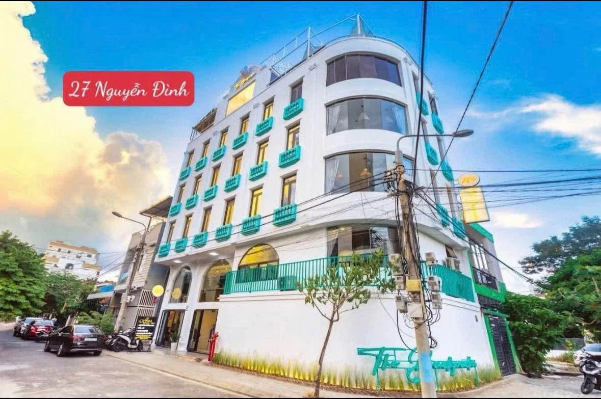 Bán tòa căn hộ 2 mặt tiền Nguyễn Đình, 15 phòng, cách biển Mỹ Khê 400m, Đà Nẵng - Ảnh 1