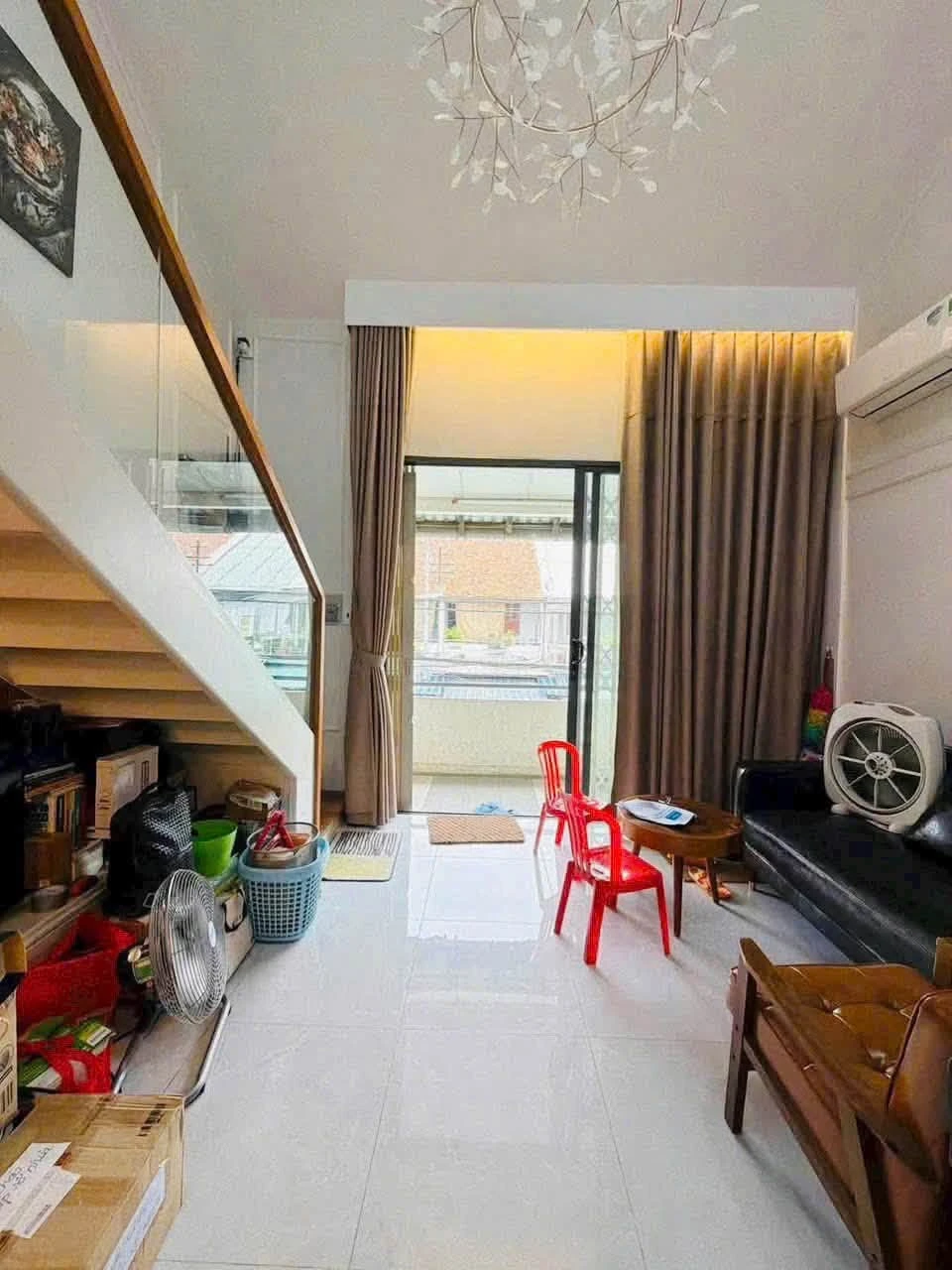 Bán nhà Quận 4, 48m2, 2 PN, sổ riêng, nội thất đầy đủ - Ảnh 1