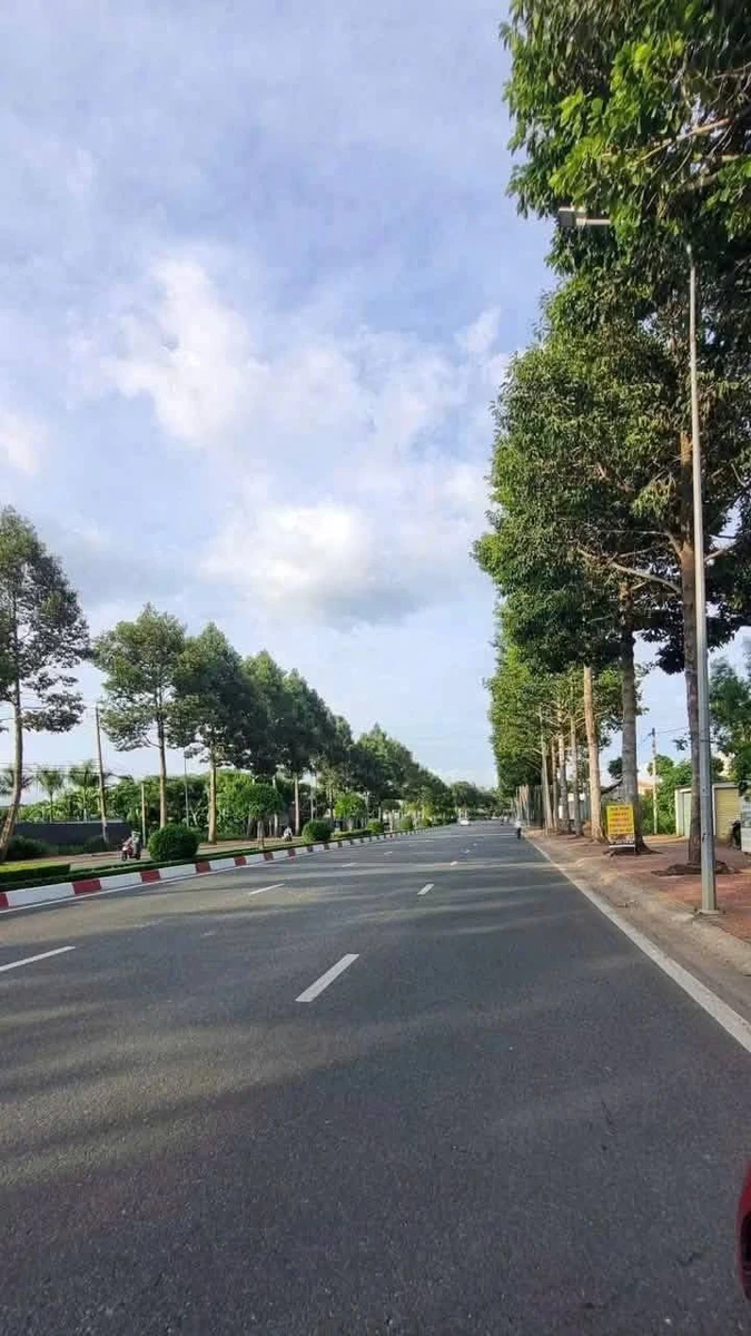 Bán nhà mặt tiền kinh doanh 5PN, 70m² Tam Long - Ảnh 1